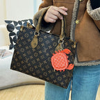 Chaveiro Bag Charm LV Crab Orange
