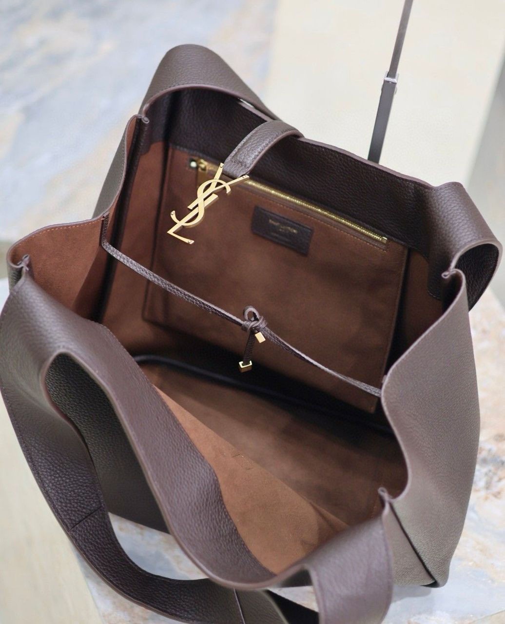 Bolsa Saint Laurent Le 5 à 7 Grained Leather (Pronta Entrega)