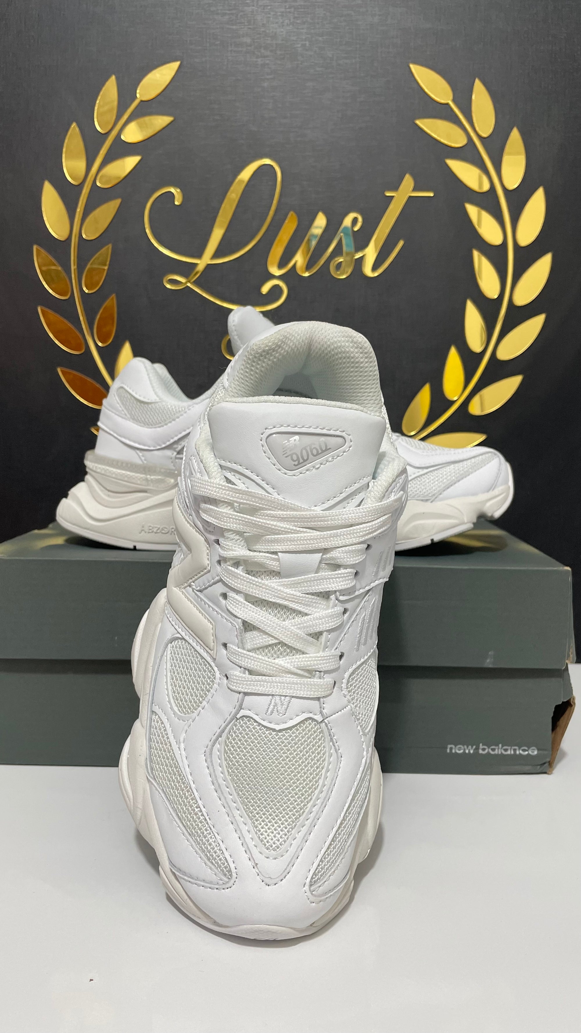 New Balance 9060 White (PRONTA ENTREGA) Tamanho 38