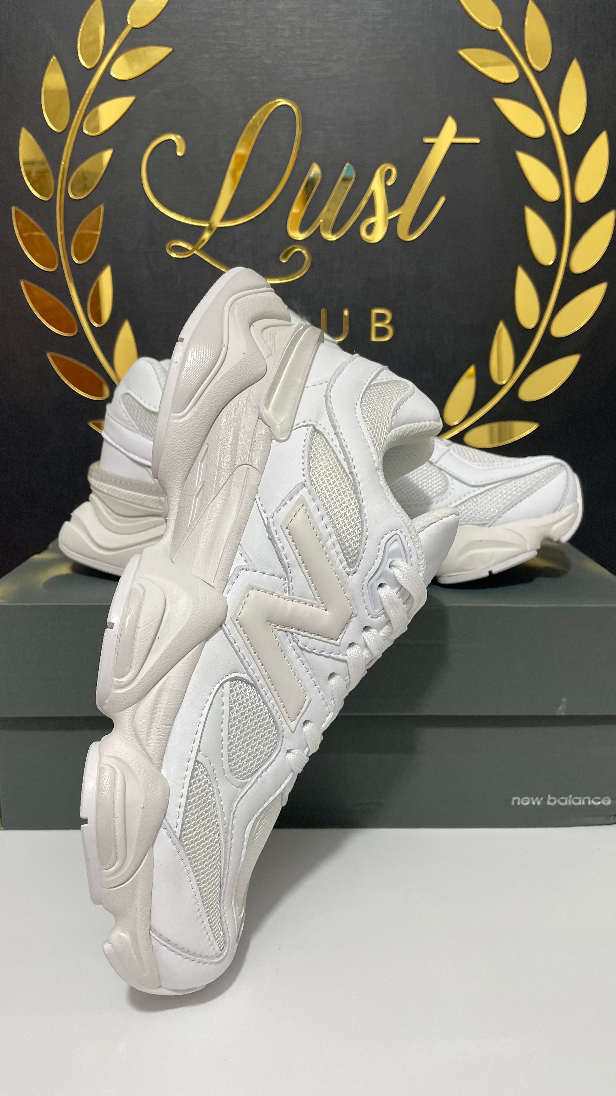 New Balance 9060 White (PRONTA ENTREGA) Tamanho 38