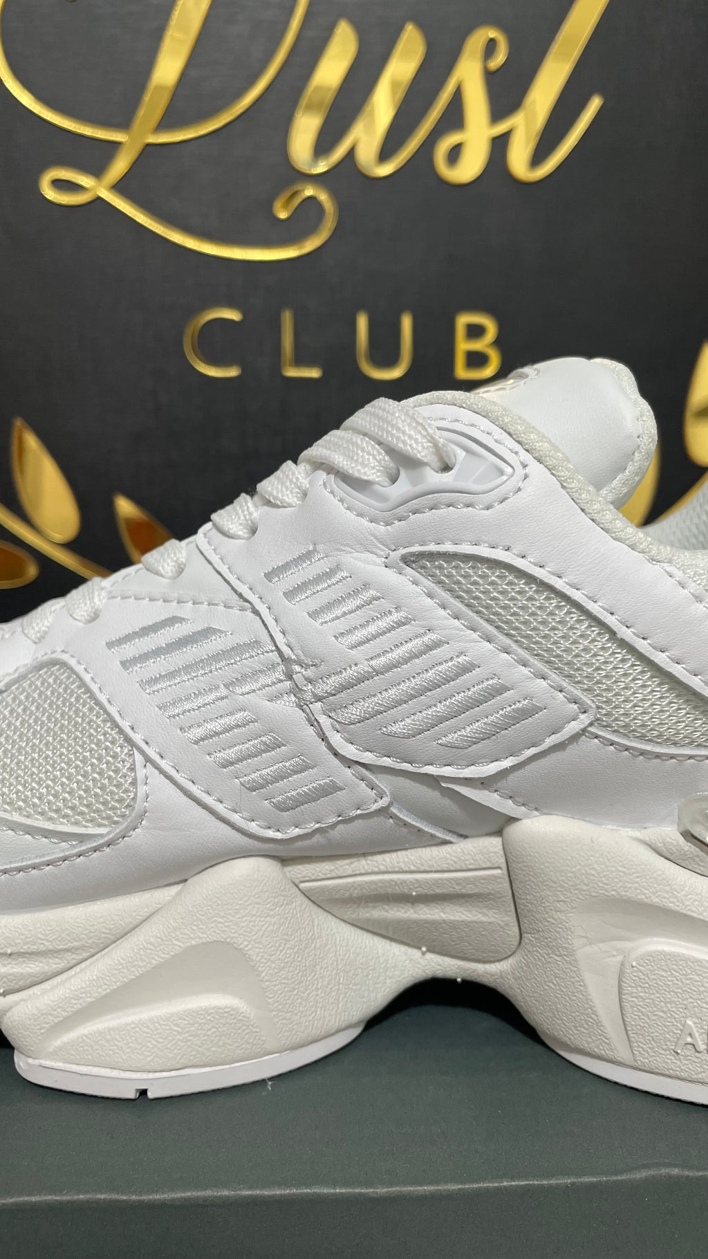 New Balance 9060 White (PRONTA ENTREGA) Tamanho 38
