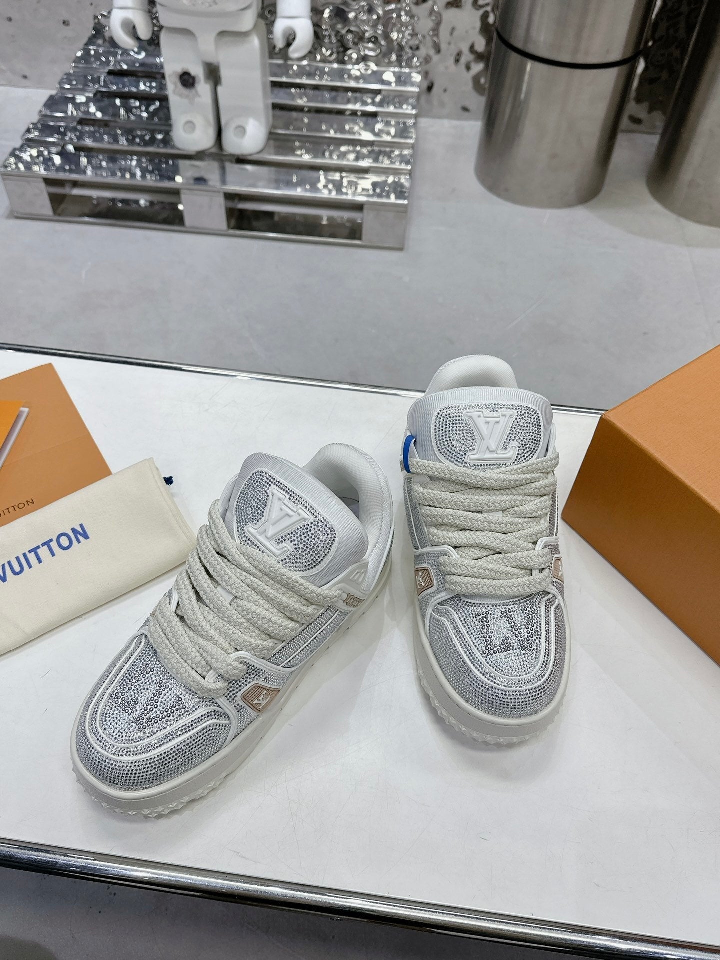 Trainer Maxi White Crystals (Pronta Entrega) Tamanho 41