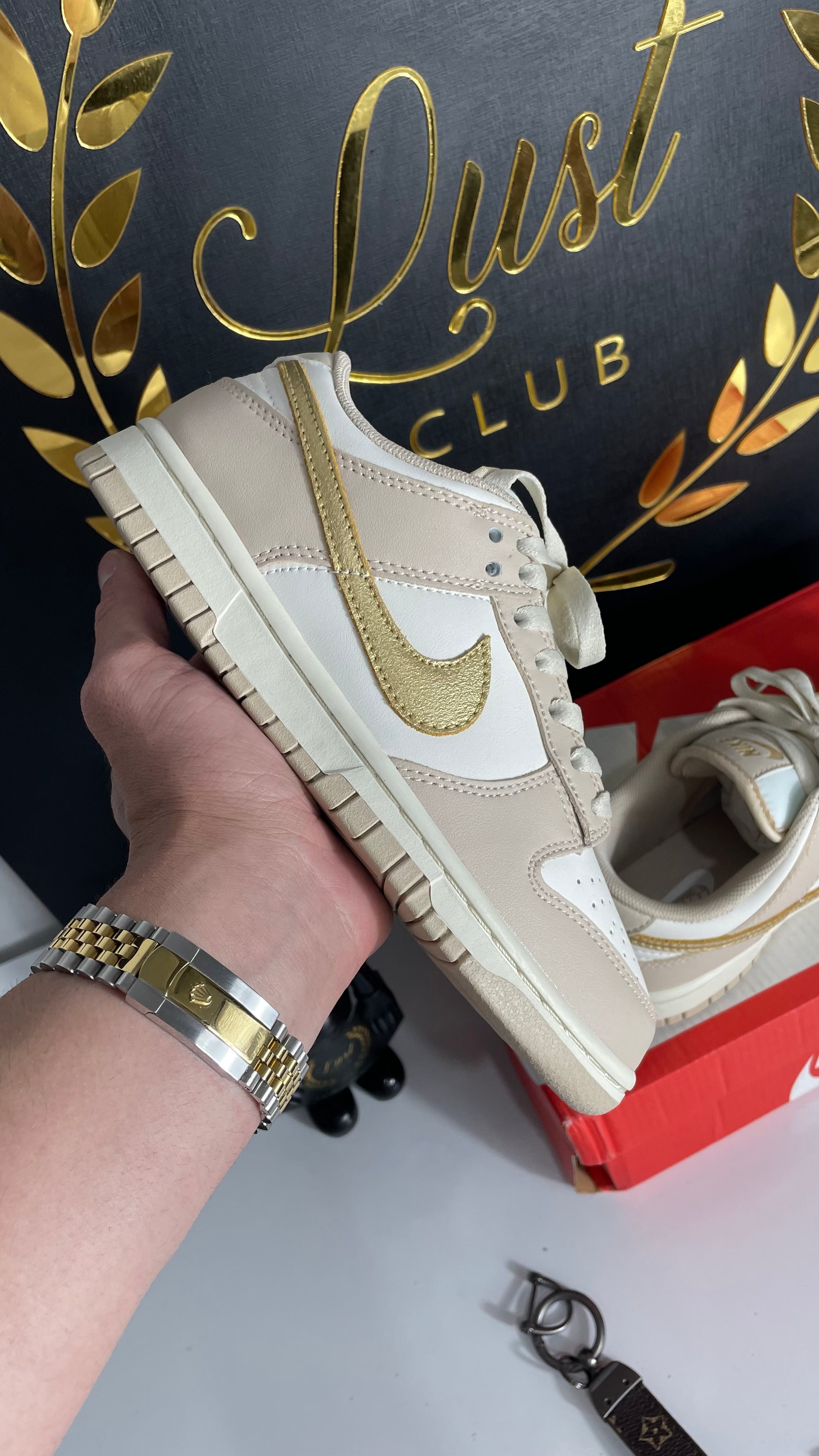 Nike Dunk Metallic Gold (PRONTA ENTREGA) Tamanho 34