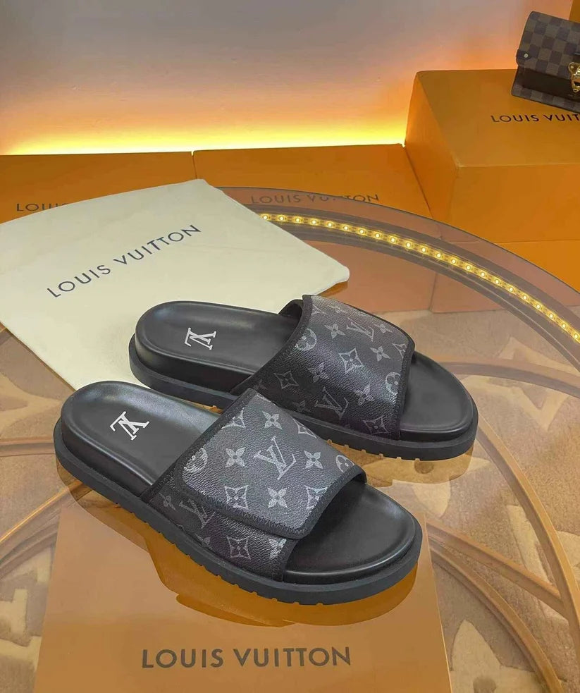 Chinelo Louis Vuitton Monogram Eclipse Canvas Black