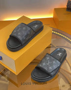 Chinelo Louis Vuitton Monogram Eclipse Canvas Black