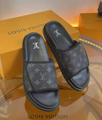Chinelo Louis Vuitton Monogram Eclipse Canvas Black