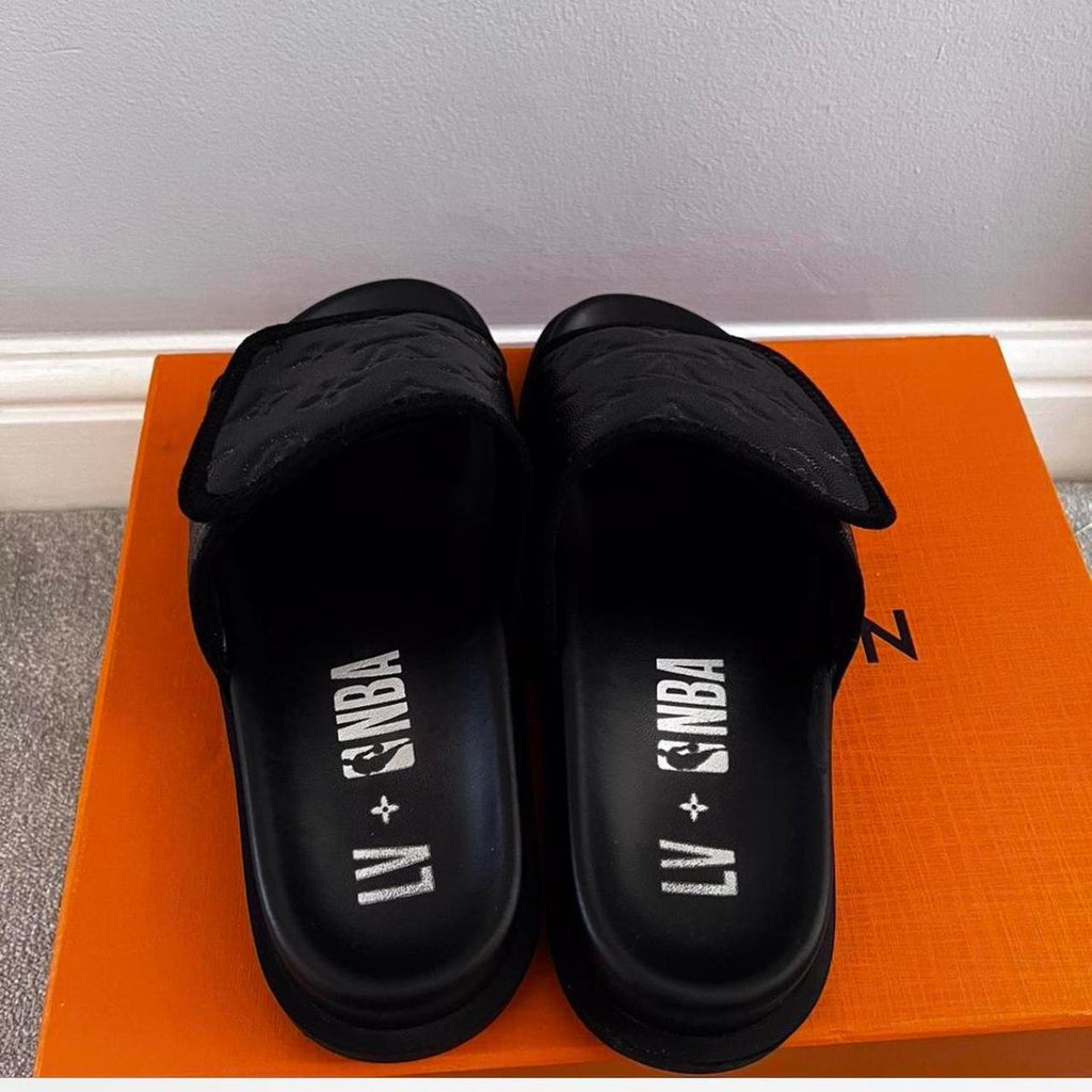 Chinelo  Louis Vuitton x NBA Waterfront Mules