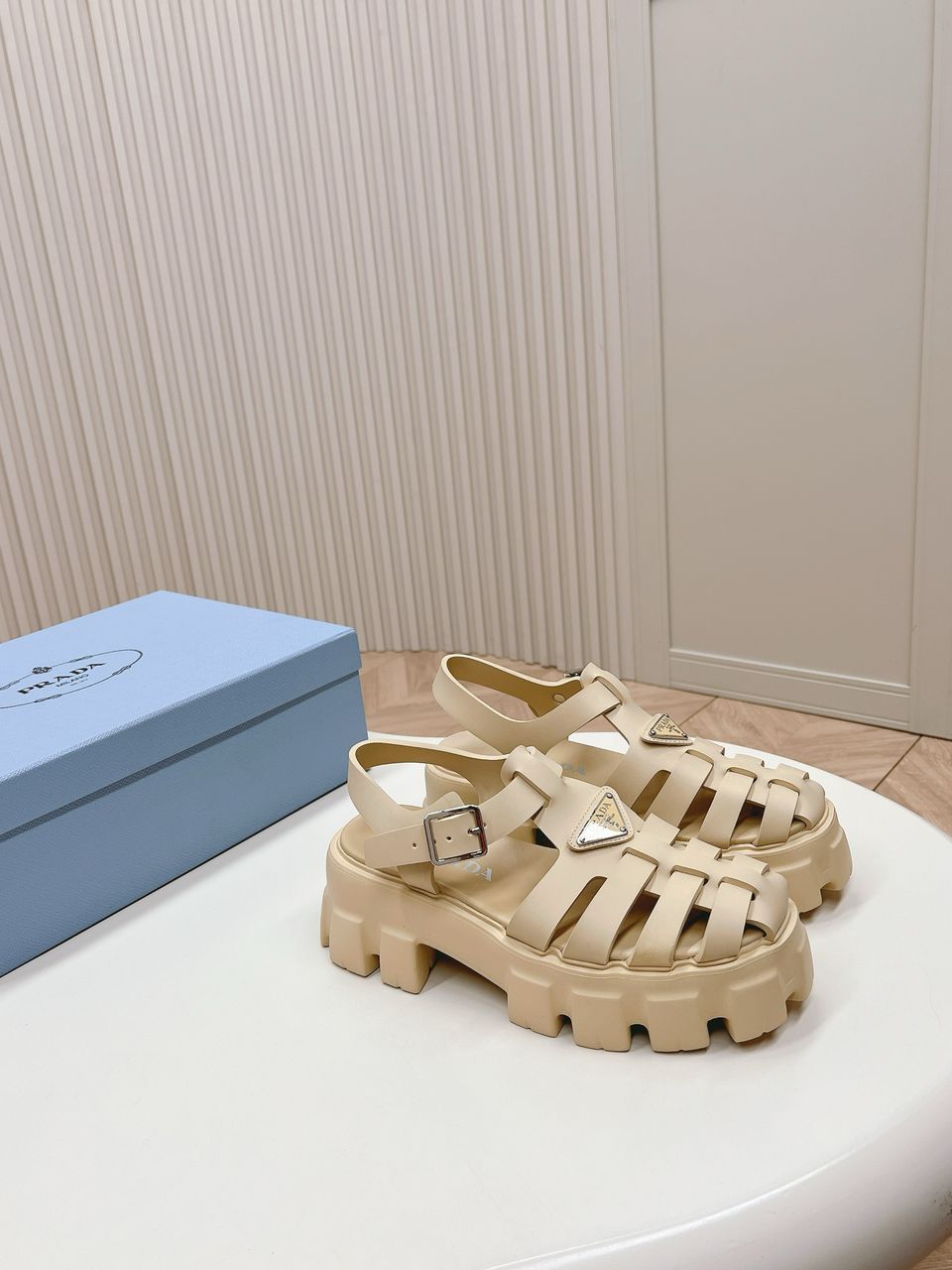 Prada Monolith Quartzo