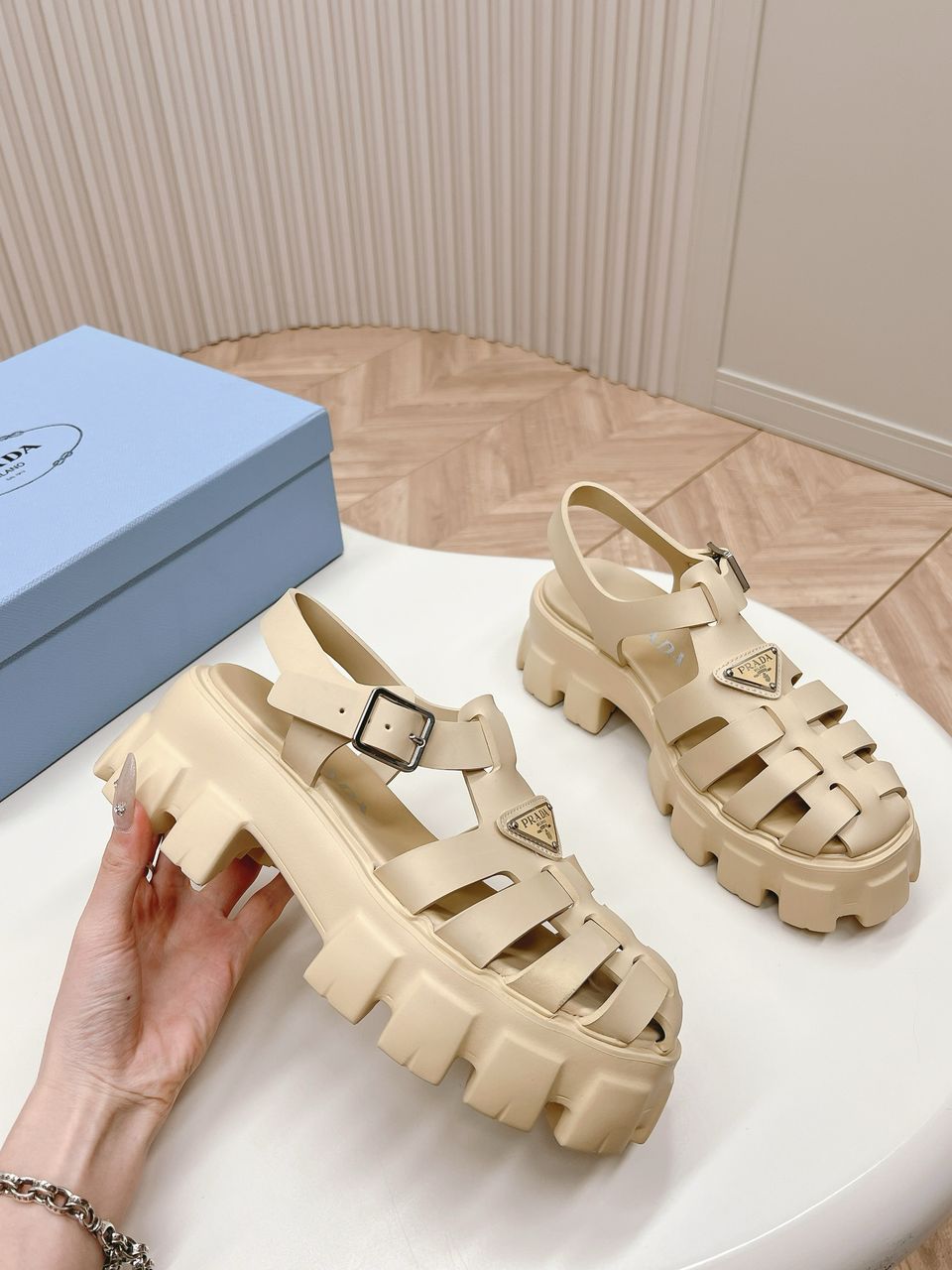 Prada Monolith Quartzo