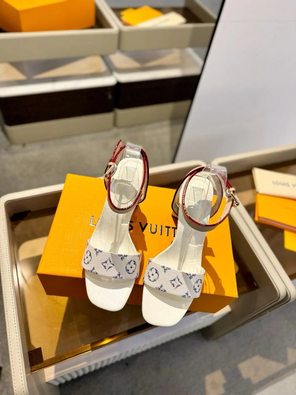 Lv Silhouette Sandal