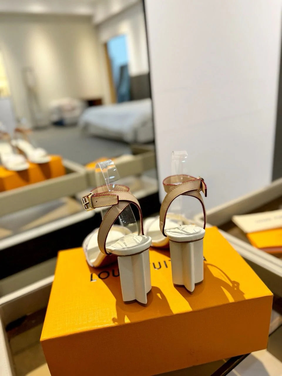 Lv Silhouette Sandal