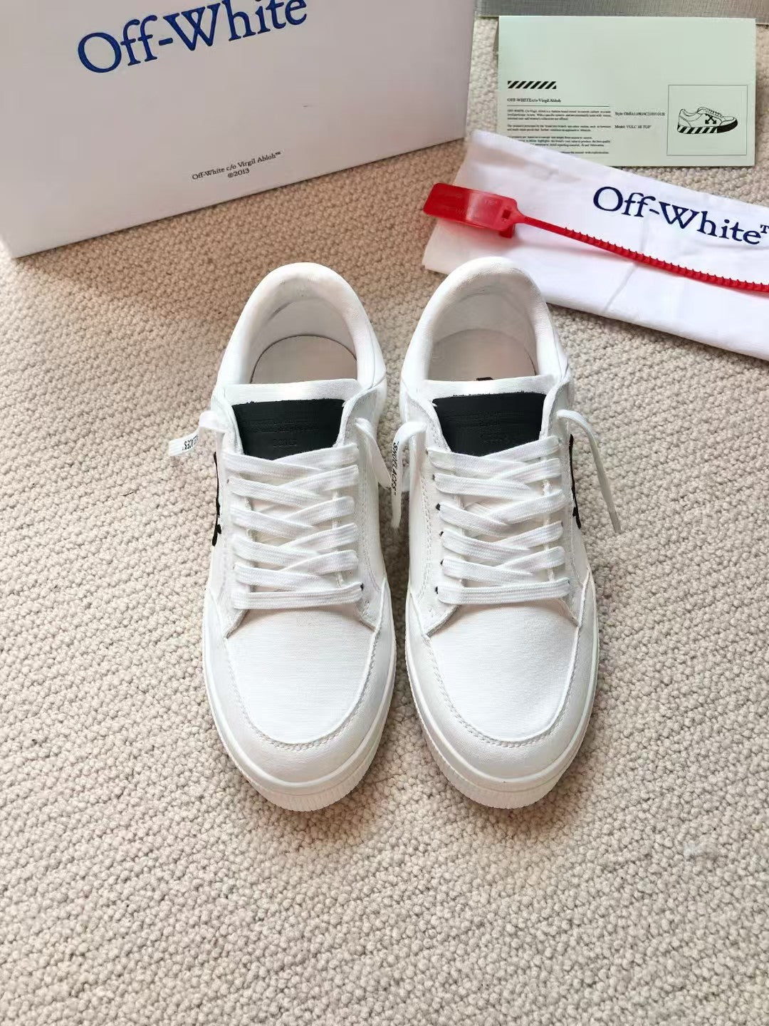 OFF-White Vulcanized Canvas White