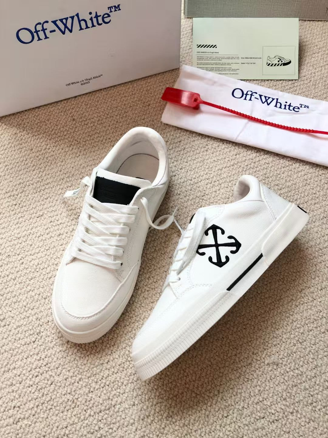 OFF-White Vulcanized Canvas White