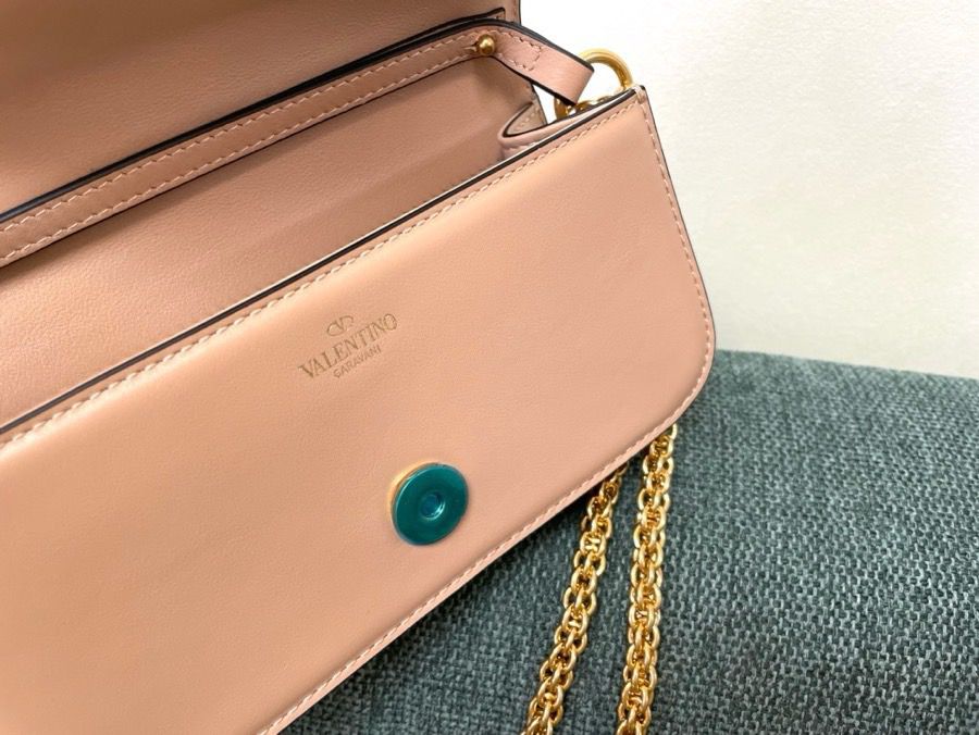 Valentino Garavani Bolsa Transversal Locò baguette bag