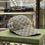 Boné Gucci Beige Gold Monogram