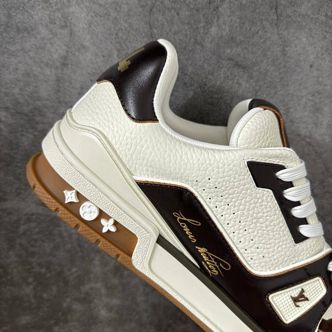 Tênis Louis Vuitton Trainer #54 White Black Details