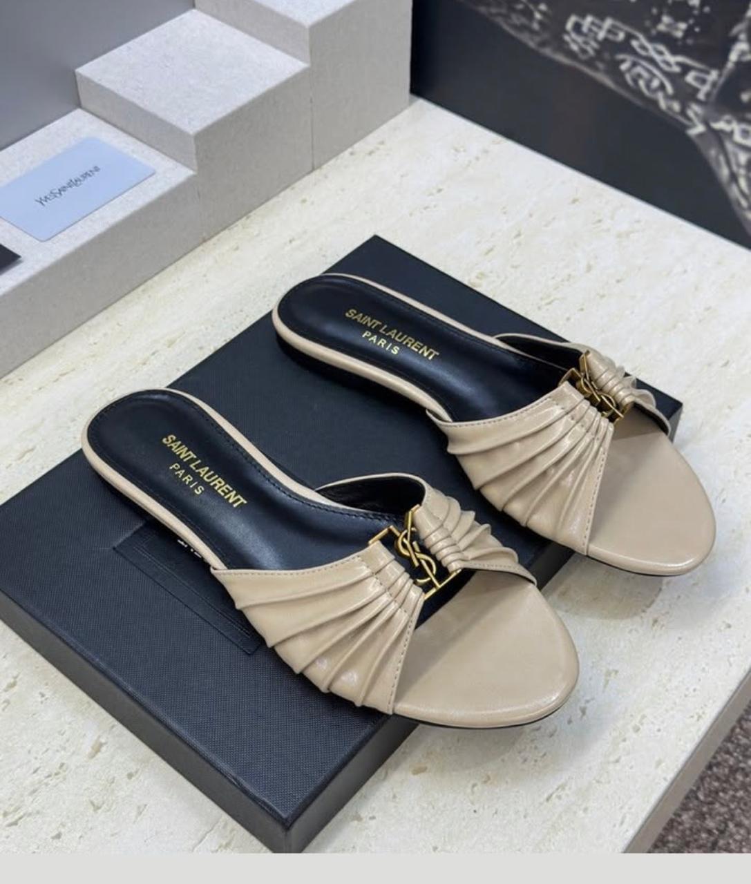 Rasteira Yves Saint Laurent Beige