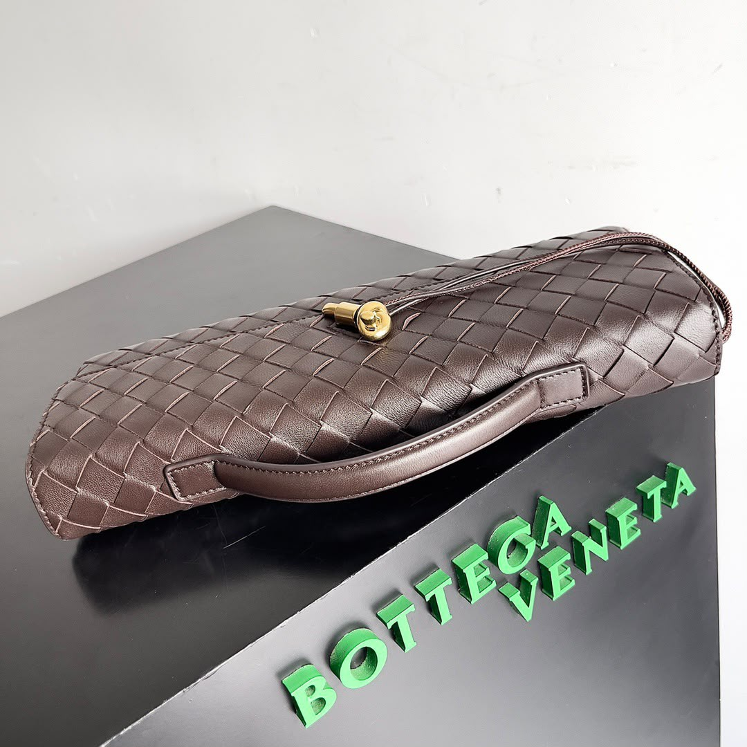 Bottega Veneta Shoulder Bag Vintage Frosted Clutch Baguette Bag Long