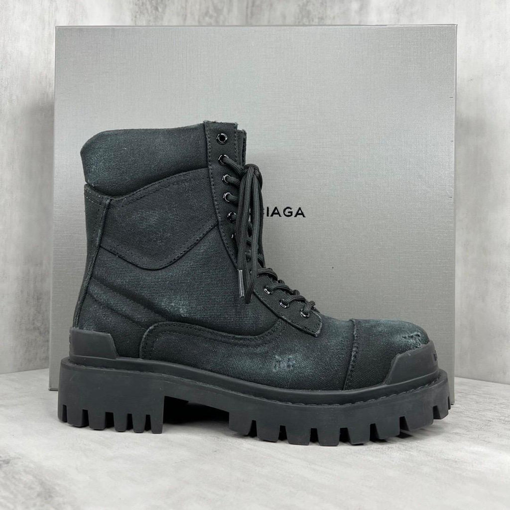 Balenciaga Bota Strike com cadarço e salto 20mm