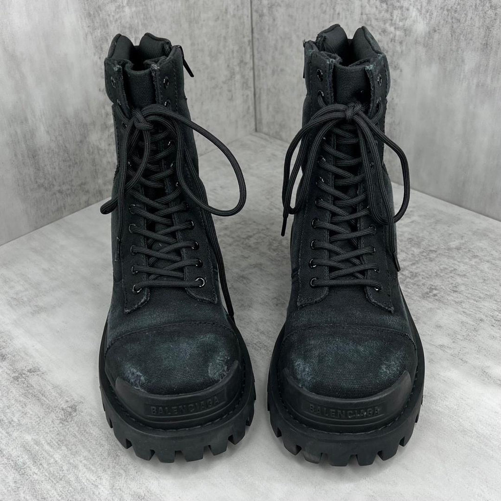 Balenciaga Bota Strike com cadarço e salto 20mm