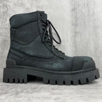 Balenciaga Bota Strike com cadarço e salto 20mm