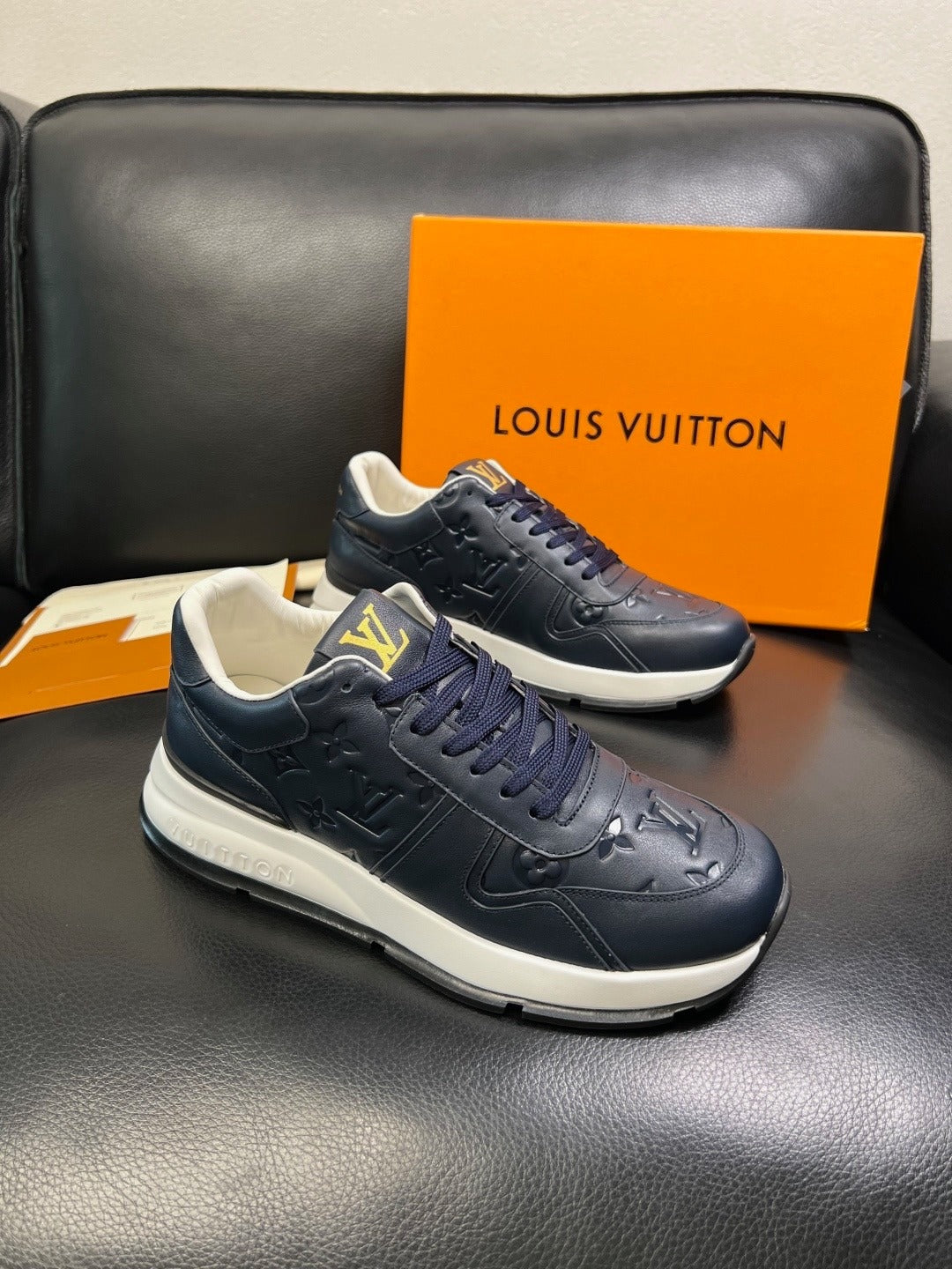 tênis Louis Vuitton Run Away