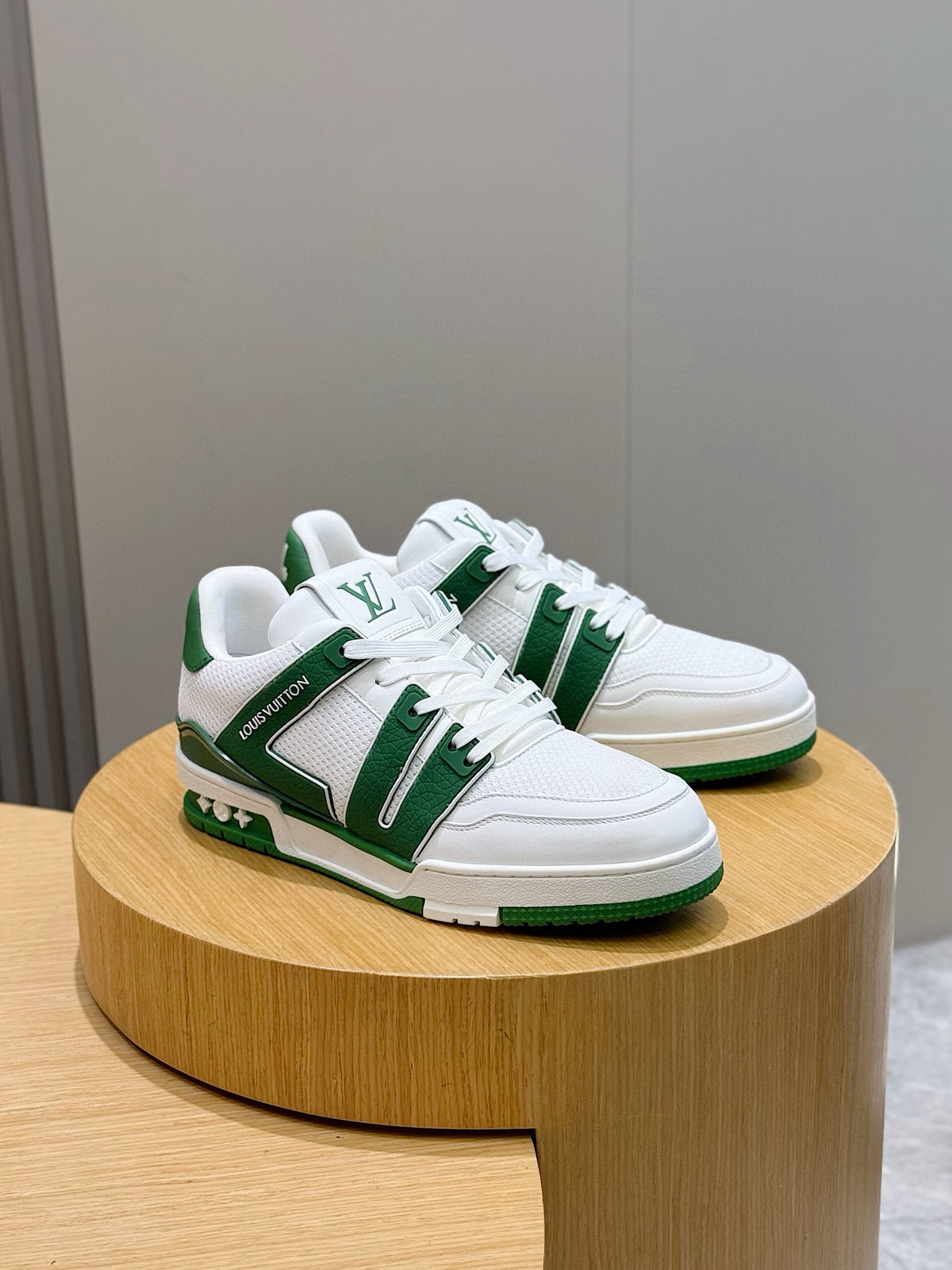 Tênis Louis Vuitton Trainer #54 Low Classic Verde