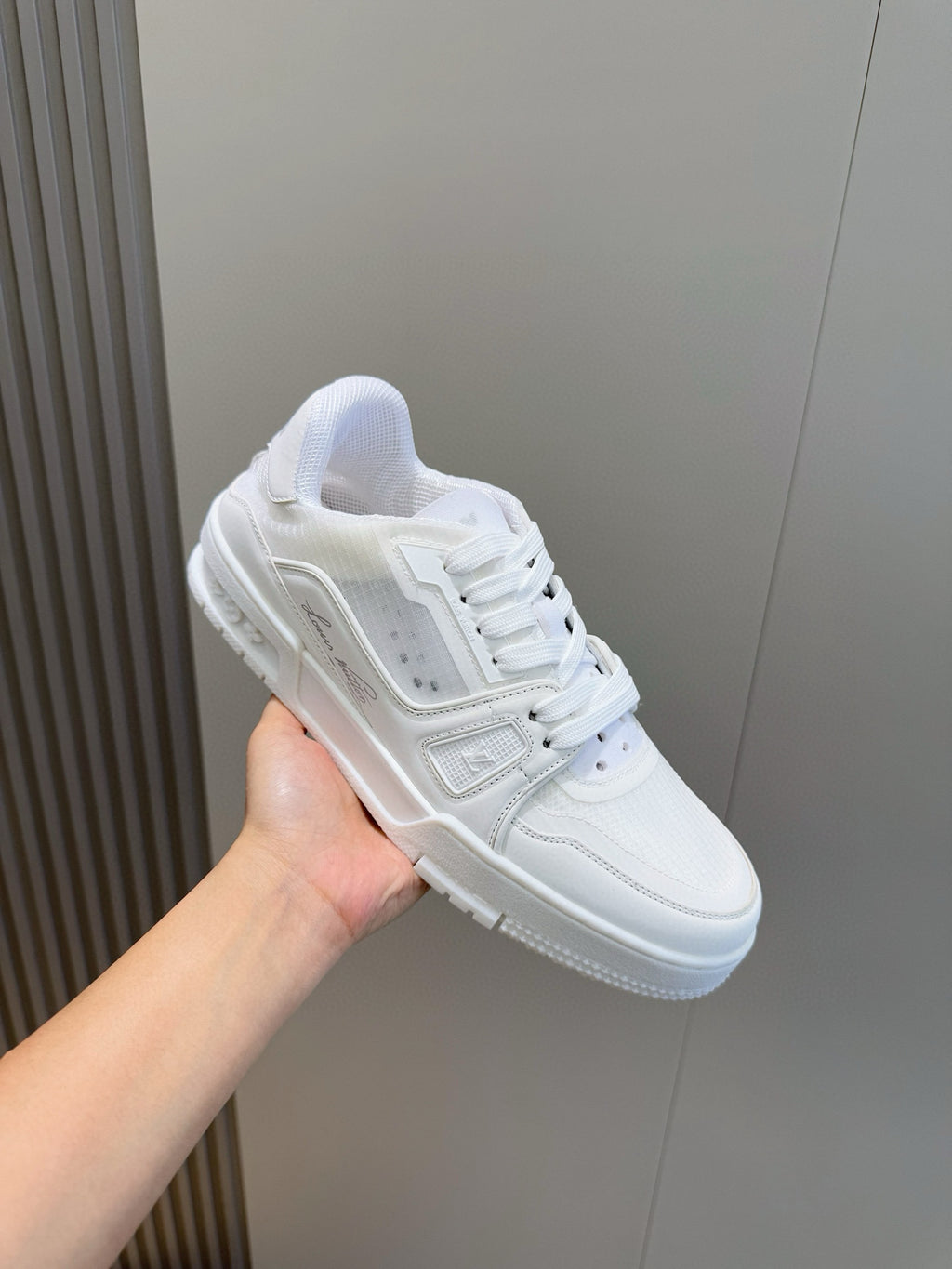 Tênis LOUIS VUITTON  Trainer Sneaker in White