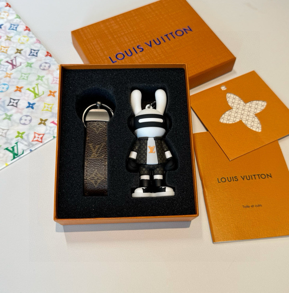 Chaveiro Bag Charm Lv Black Rabbit Key Chain