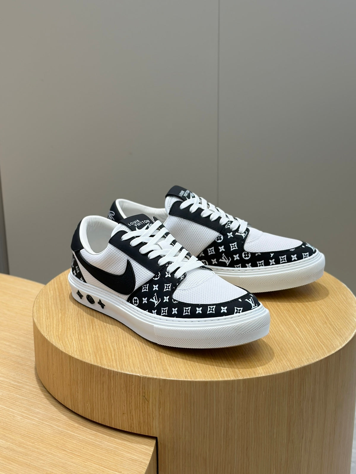 TÊNIS LOUIS VUITTON x NIKE Ollie Monogram Black