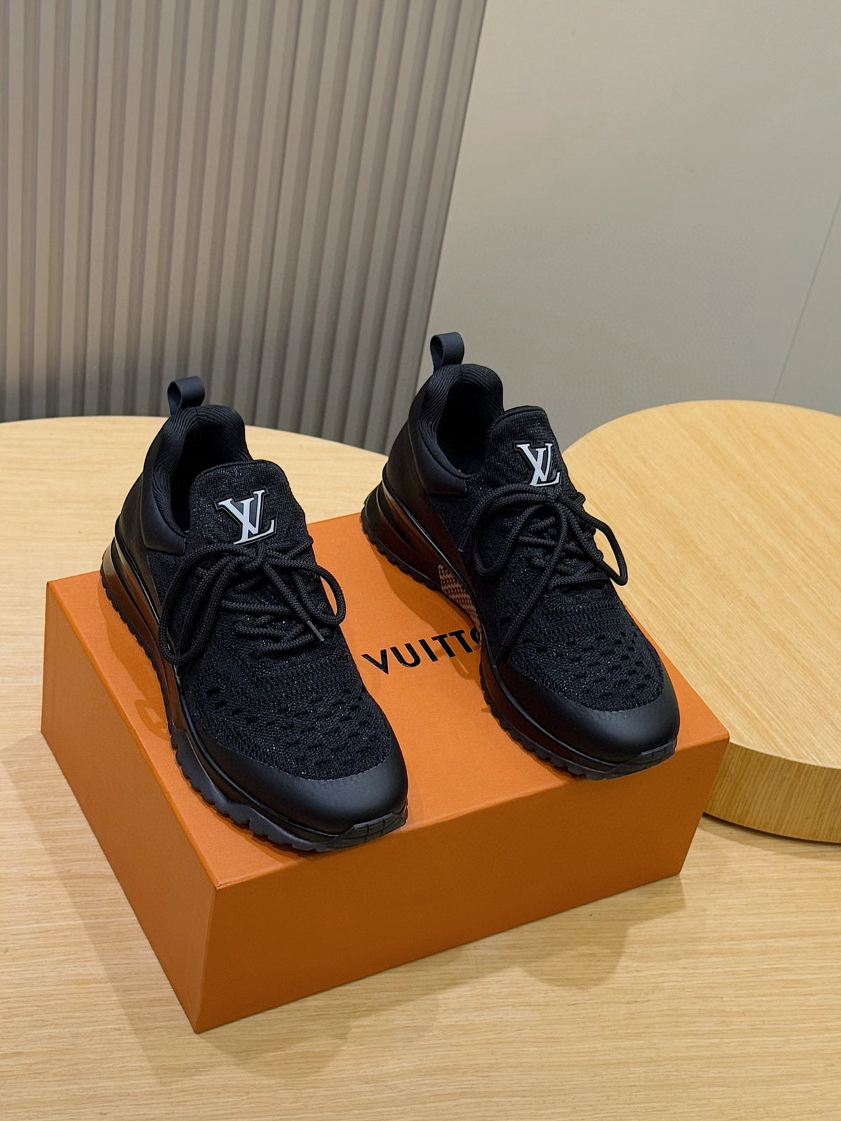 Tênis LOUIS VUITTON LV VNR Preto