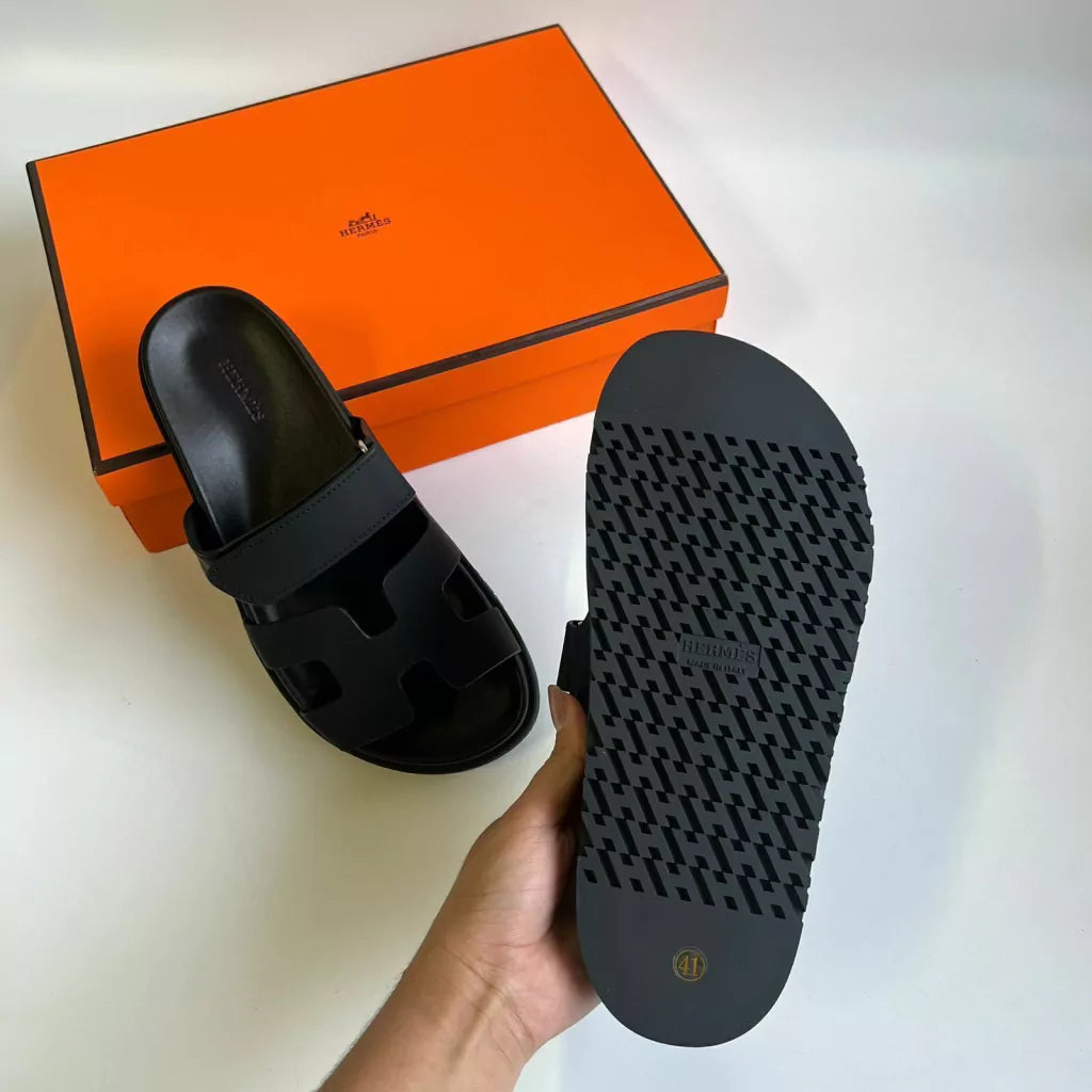 Hermes Chypre Black Flap Sandal Noir