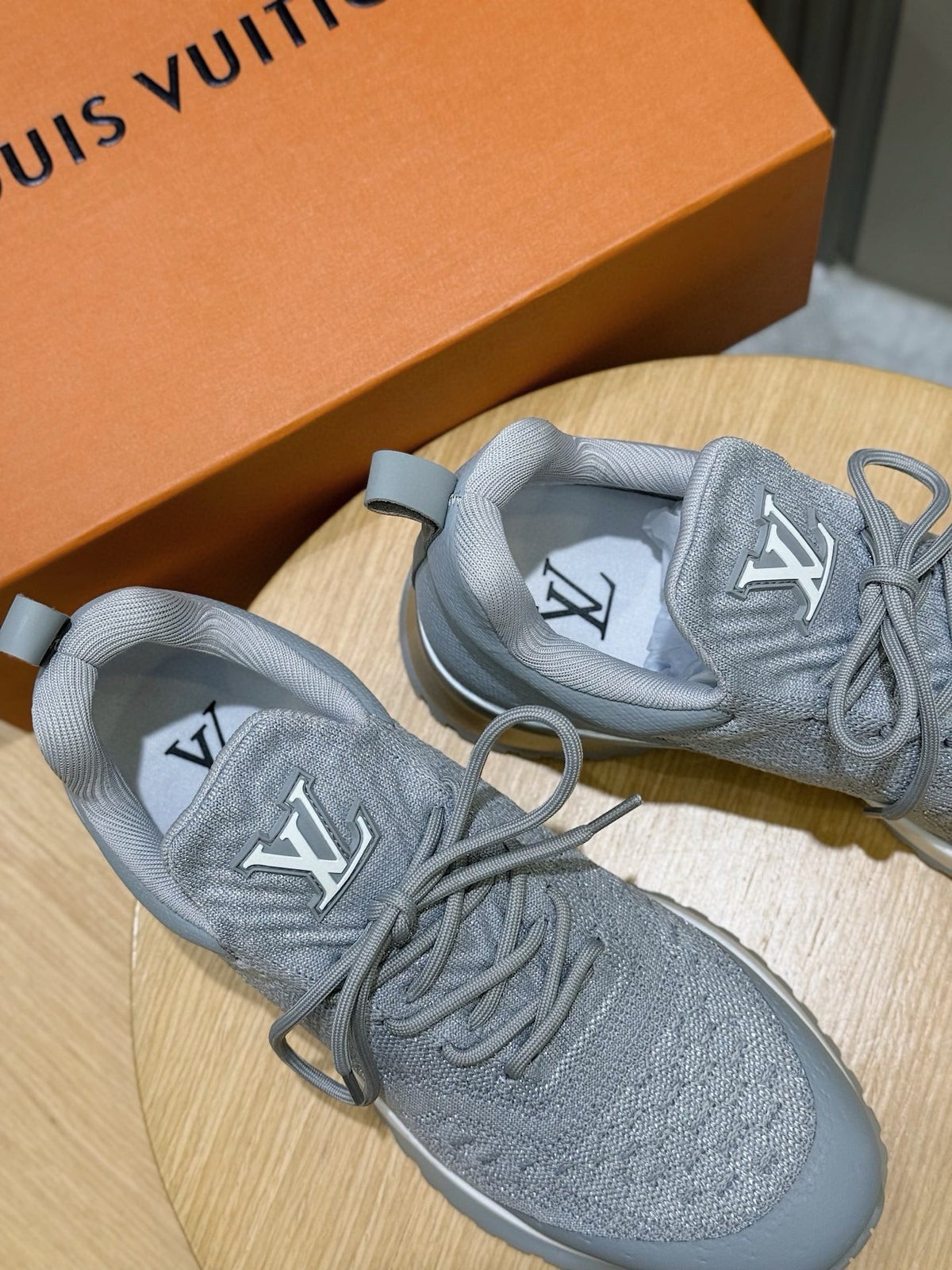 Tênis LOUIS VUITTON LV VNR Cinza