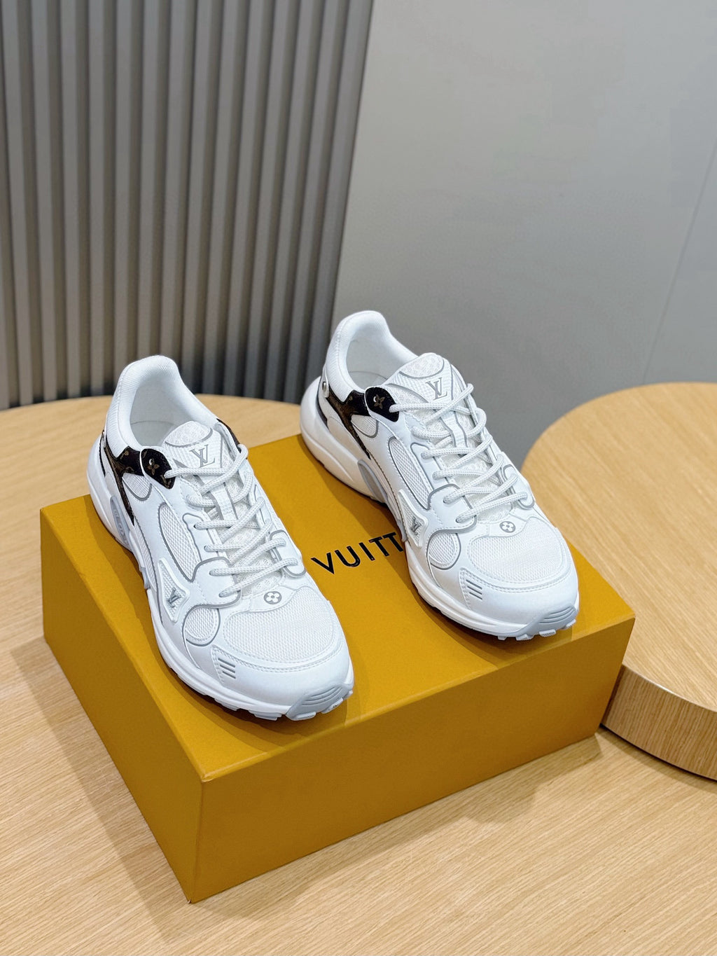 Tênis Louis Vuitton Olympia Women's White Sports Sneaker
