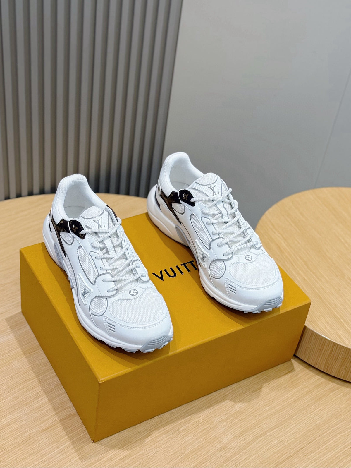 Tênis Louis Vuitton Olympia Women's White Sports Sneaker