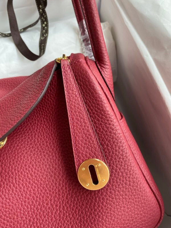 Bolsa Hermes Lindy 26 Rouge Grenat Clemence Leather