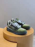 Tênis Louis Vuitton Green Round Toe Low-Top Sneaker