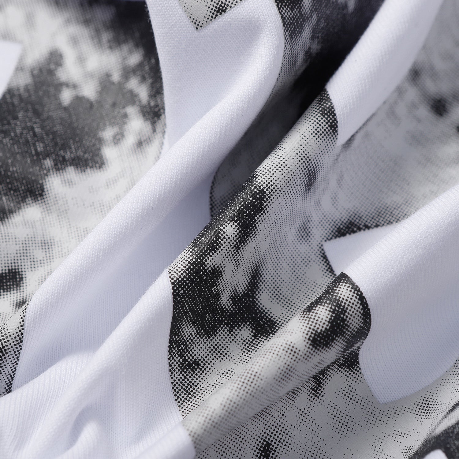 Camiseta Balenciaga black e white