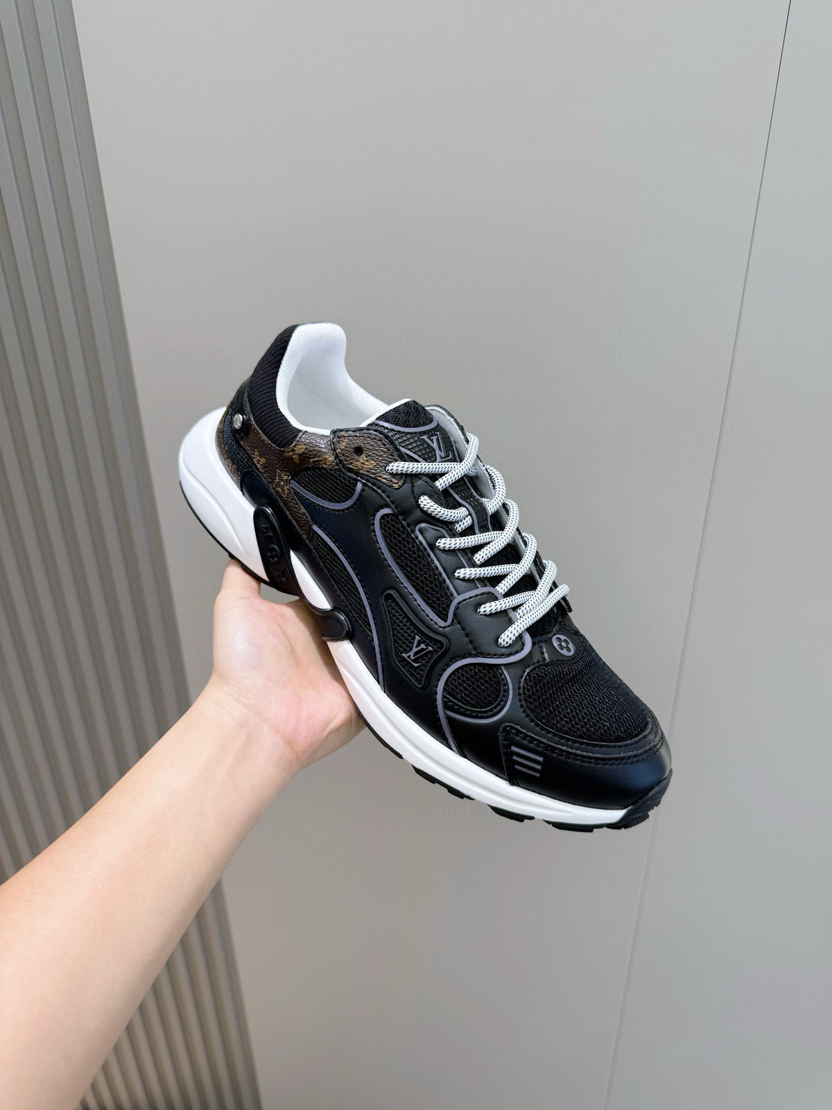Tênis Louis Vuitton Olympia Women's Black Sports Sneaker