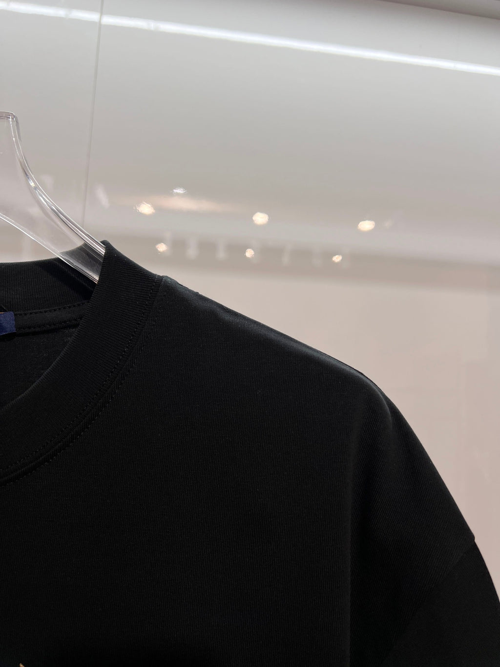 Camiseta Louis Vuitton Jacquard Bordada Genius