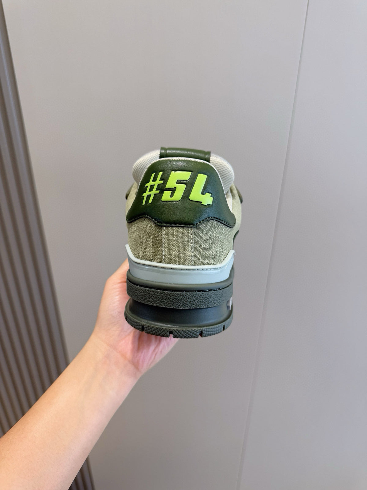 Tênis Louis Vuitton Green Round Toe Low-Top Sneaker