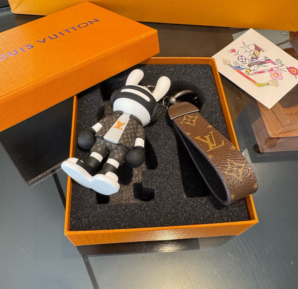 Chaveiro Bag Charm Lv Black Rabbit Key Chain