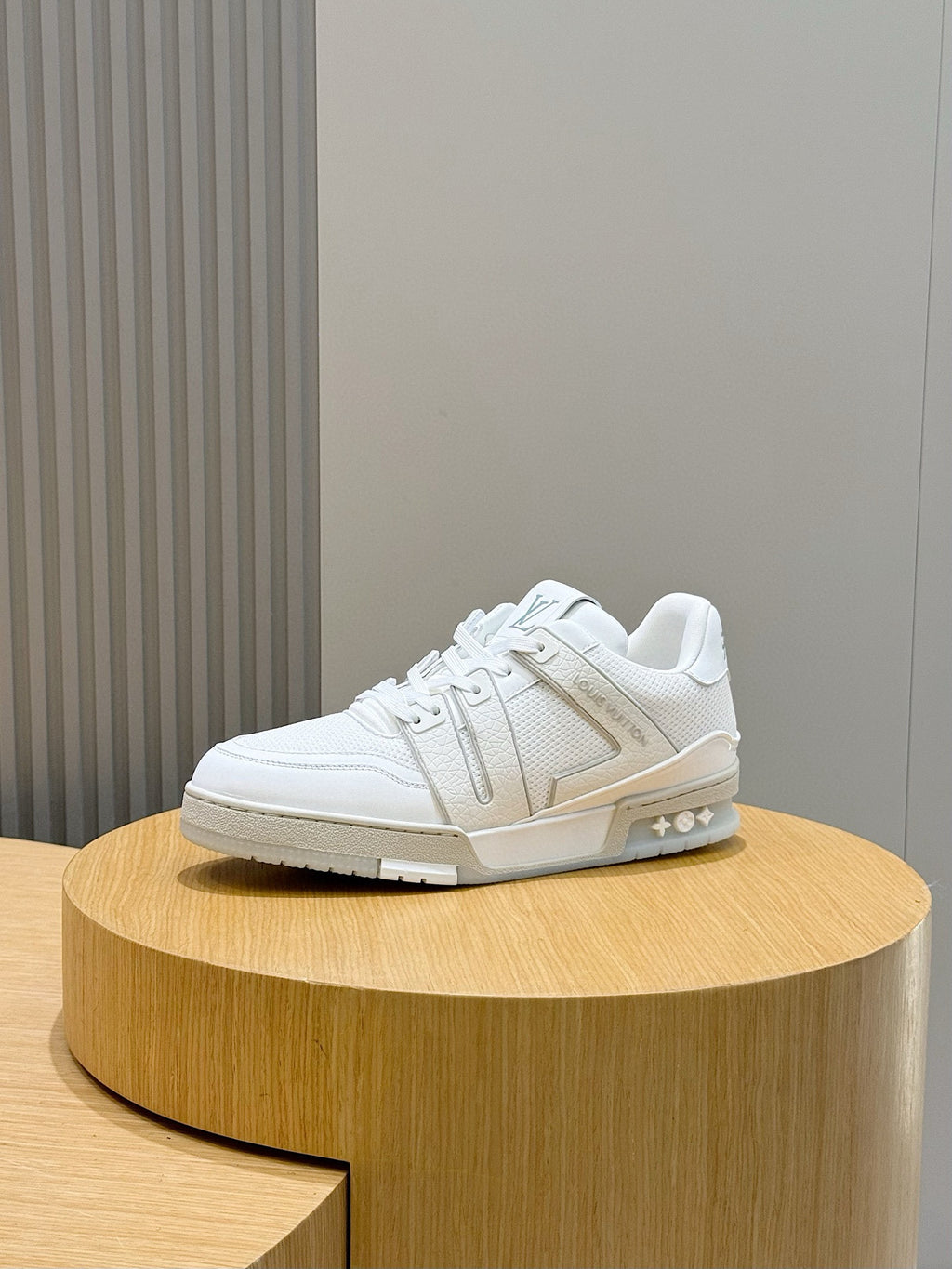 Tênis Louis Vuitton Trainer #54 Low Classic Branco/Cinza