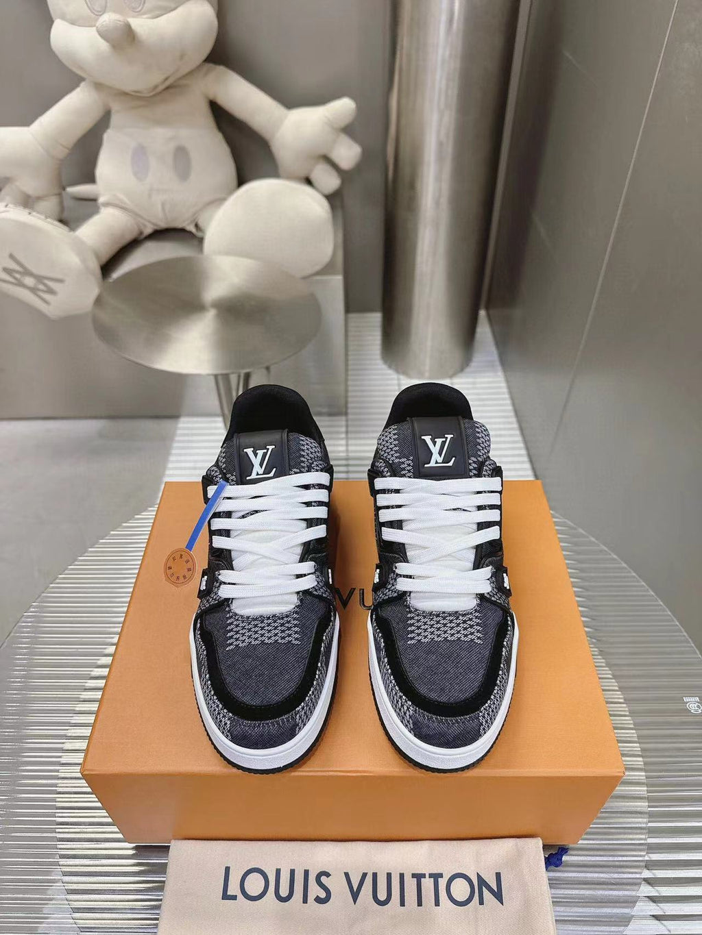 Trainer Black