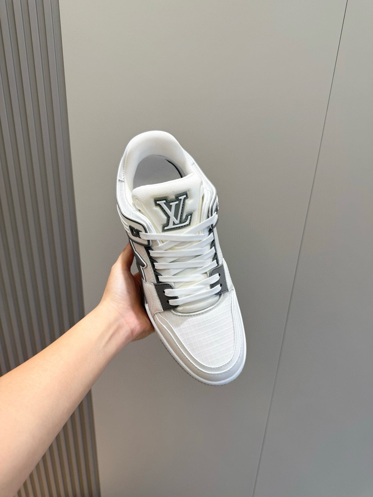 TÊNIS LOUIS VUITTON #54 TRAINER White Grey