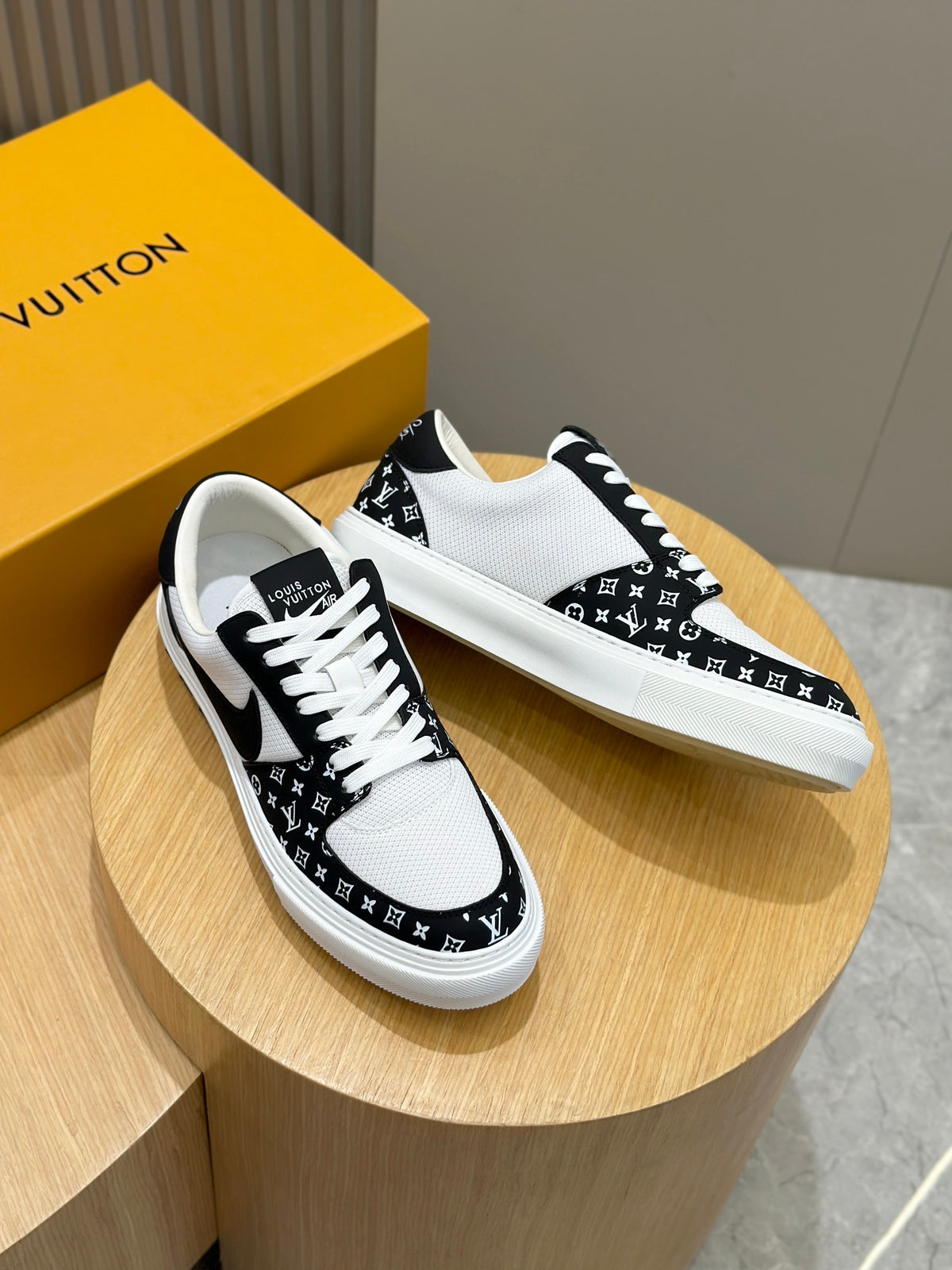 TÊNIS LOUIS VUITTON x NIKE Ollie Monogram Black