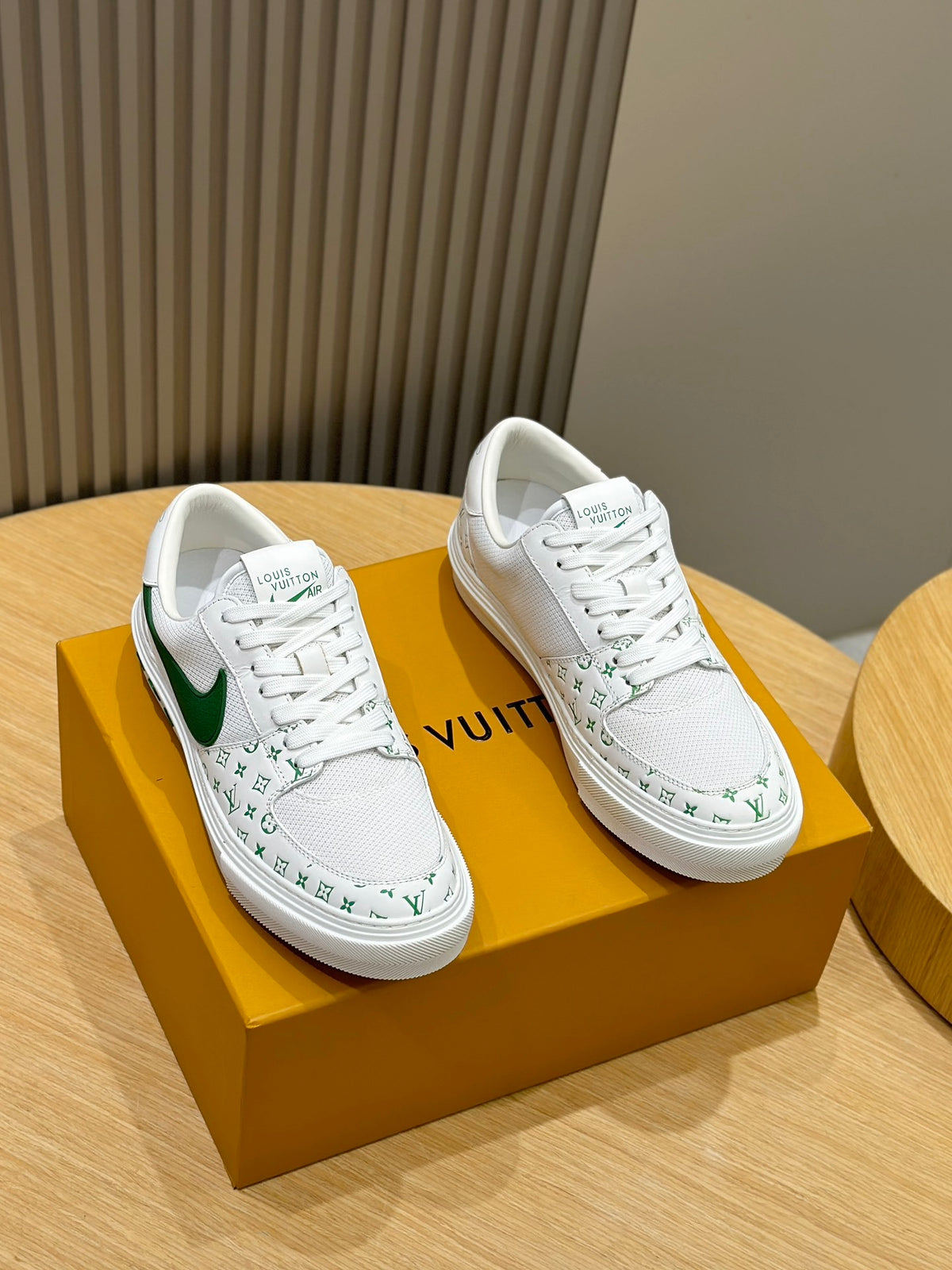 TÊNIS LOUIS VUITTON x NIKE Ollie Monogram White/Green