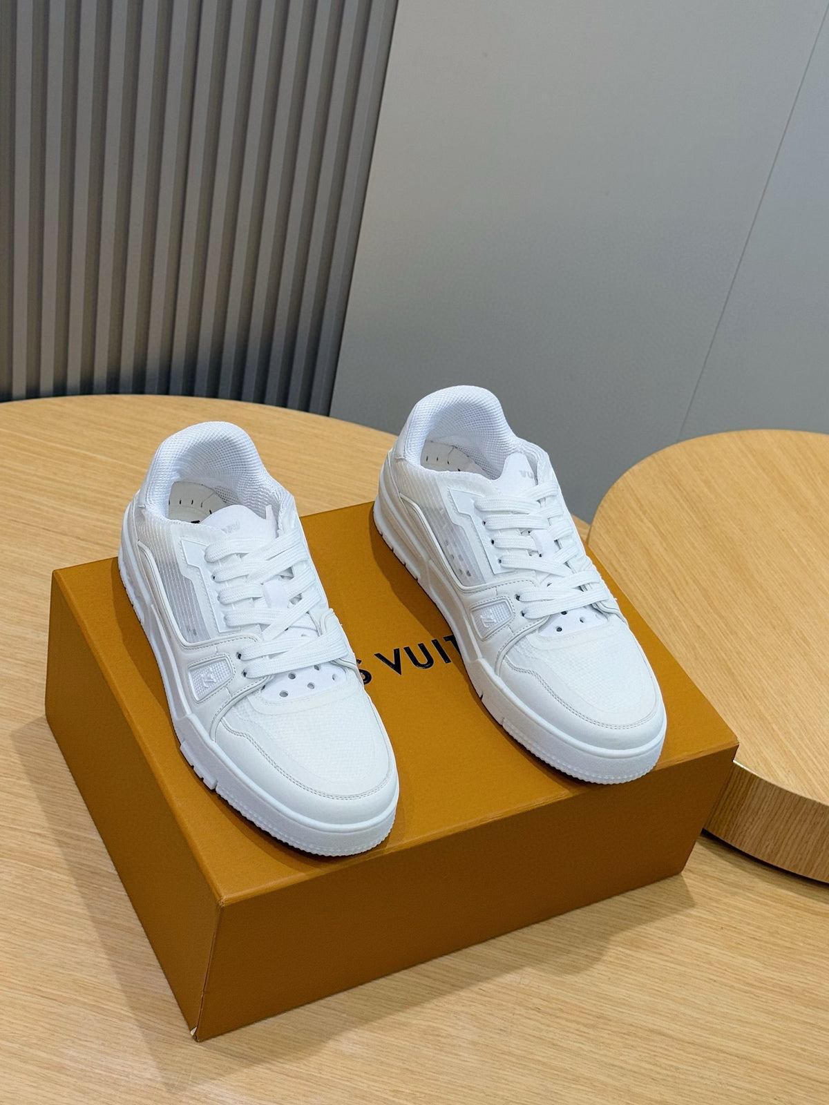 Tênis LOUIS VUITTON  Trainer Sneaker in White