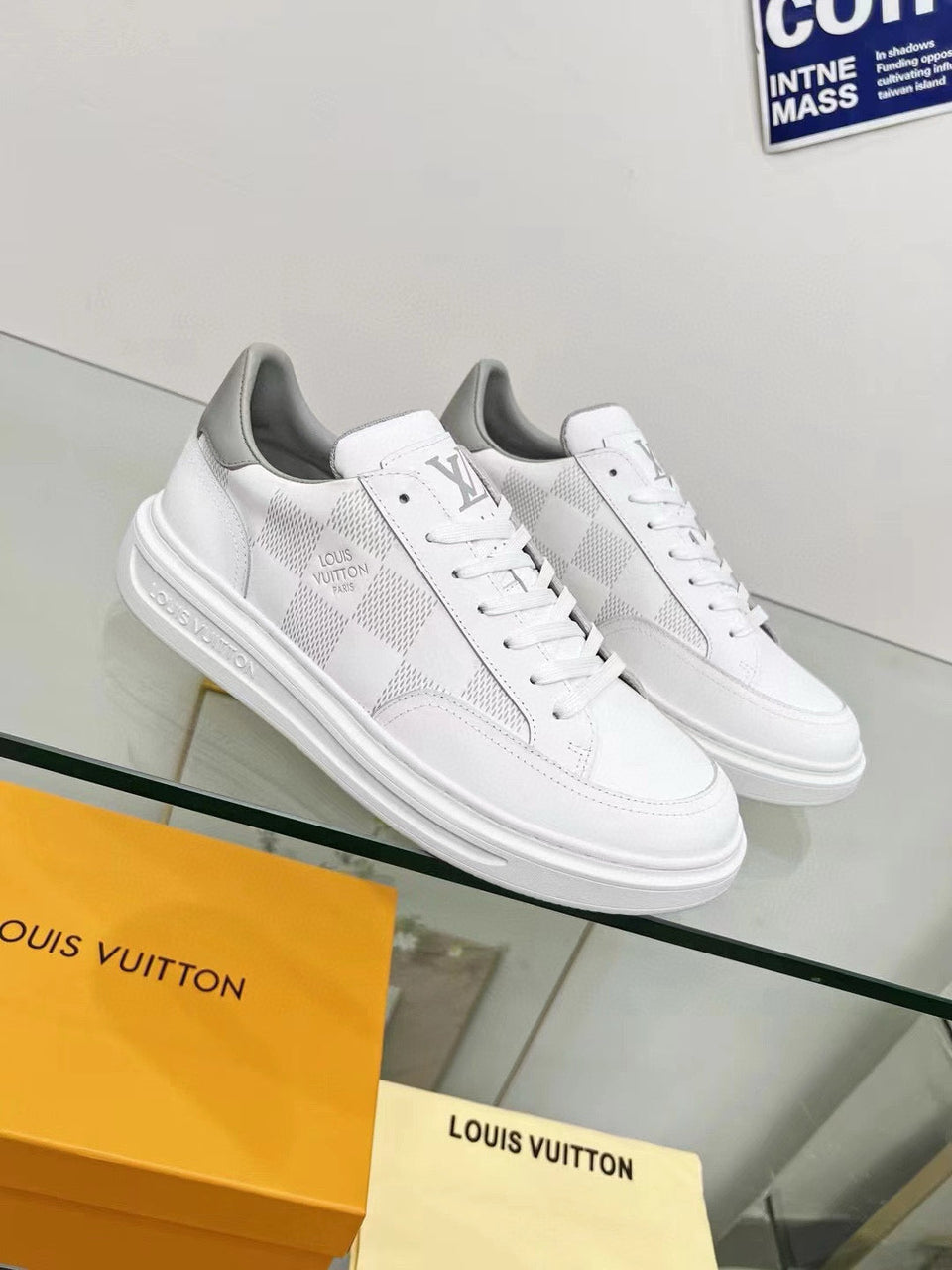 Beverly Hills Louis vuitton