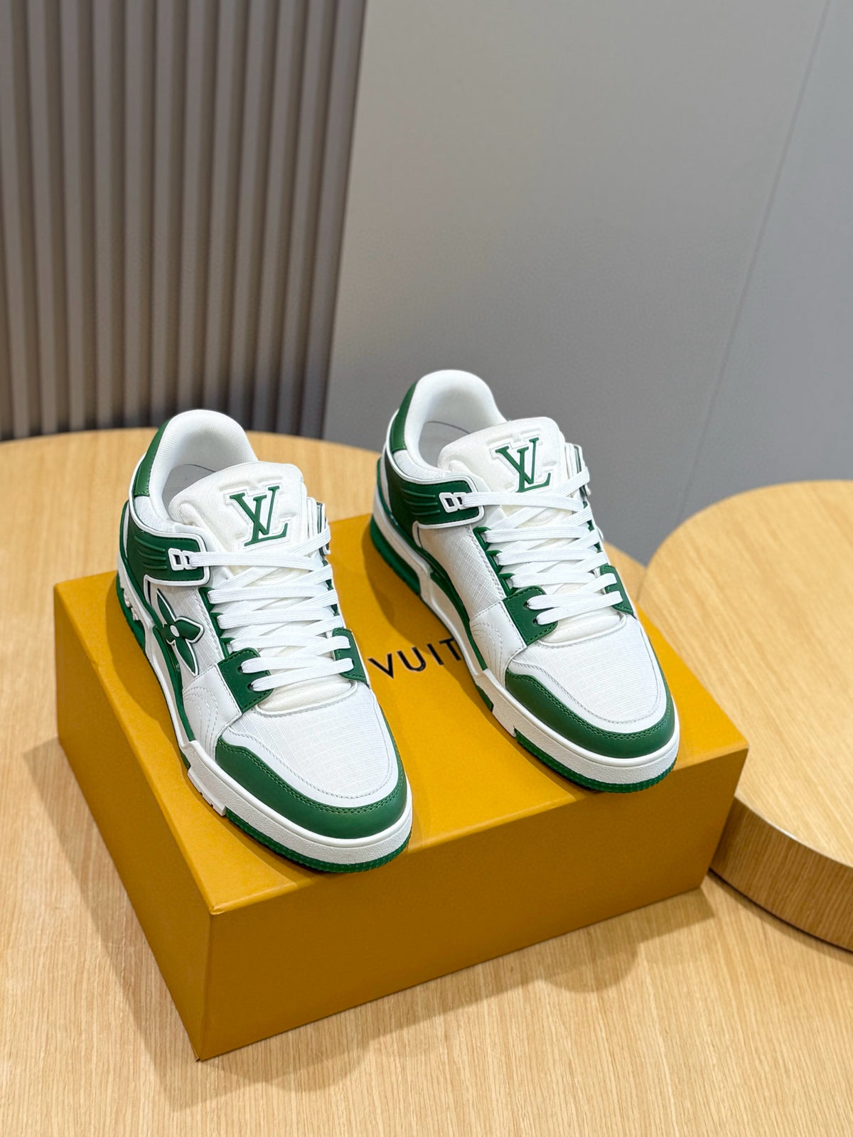 TÊNIS LOUIS VUITTON #54 TRAINER White Green